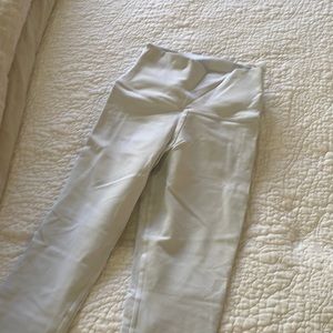 High waste airbrush Alo legging. Full length. Size Xs. White